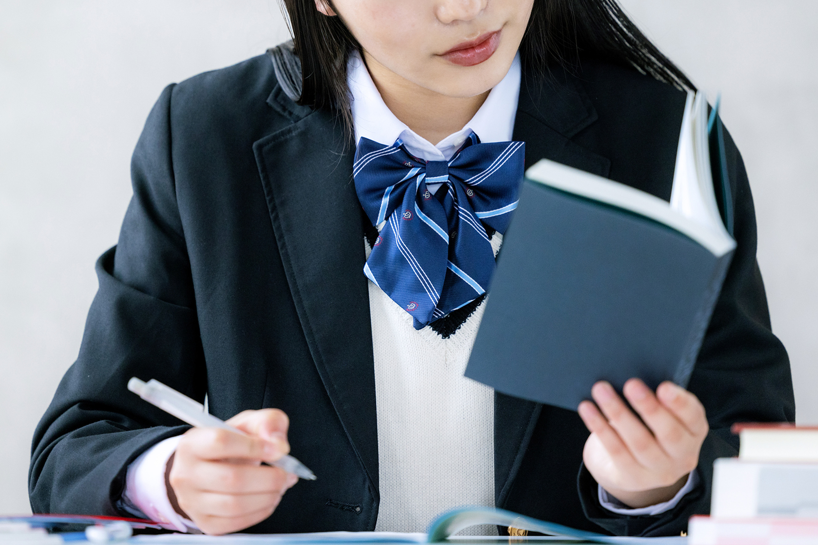 從文本到行動：國文教學中社會情緒學習的多元實踐